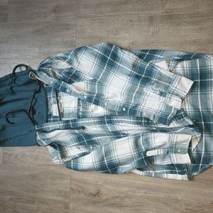 American Eagle hooded flannel small